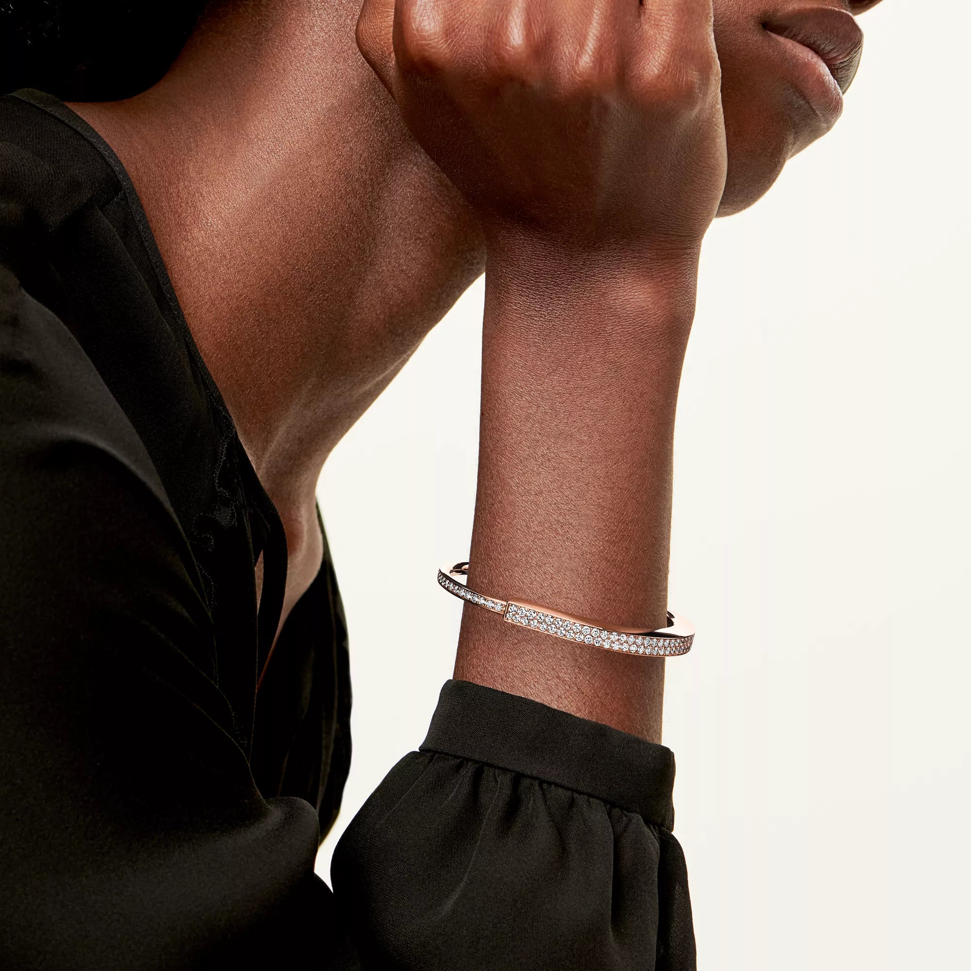 AV Lock bracelet - Bangle in Rose Gold with Full Pavé Diamonds