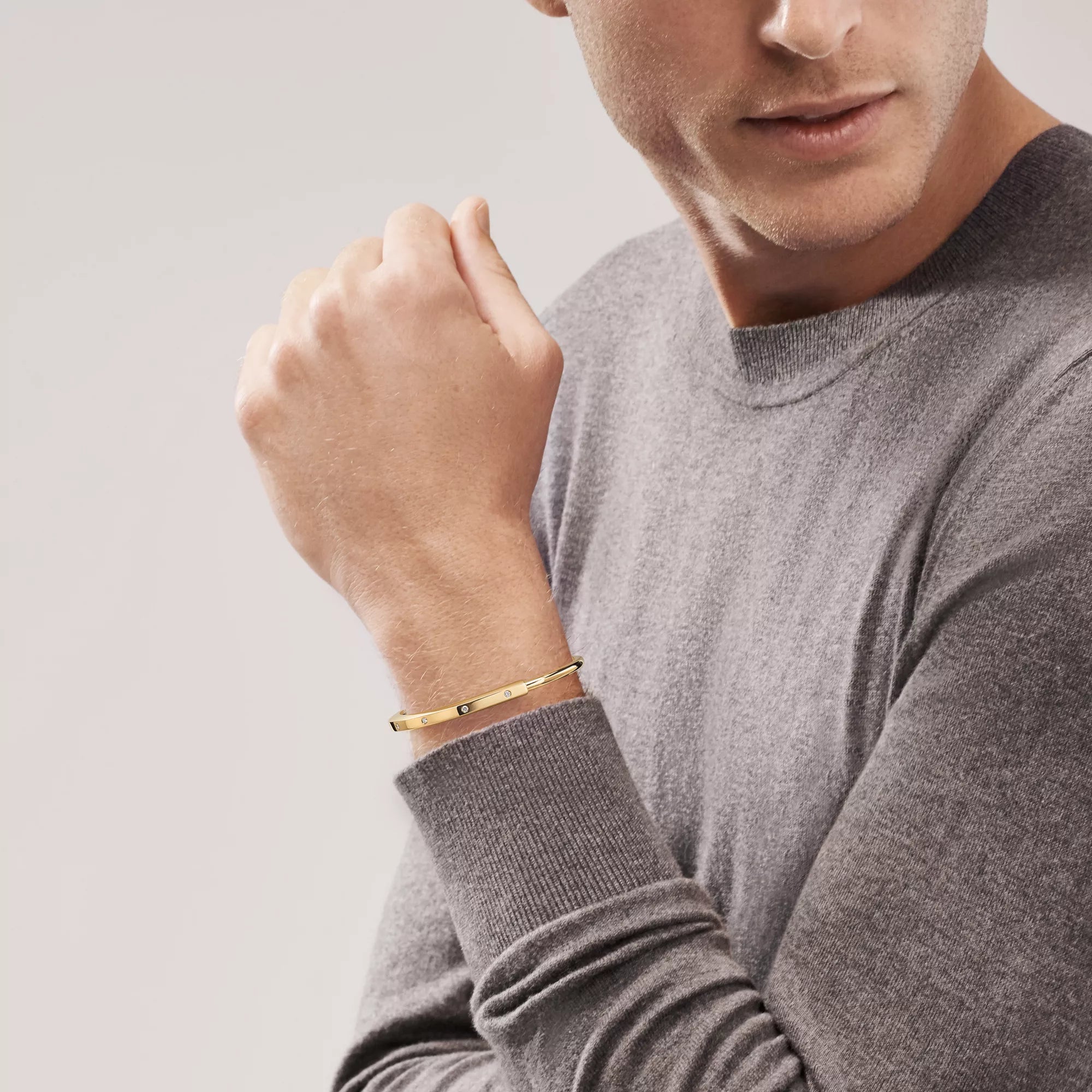 AV Lock bracelet - Bangle in Yellow Gold with Diamond Accents